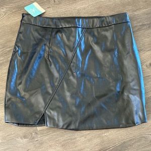 Boutique Leather Mini Sz XL